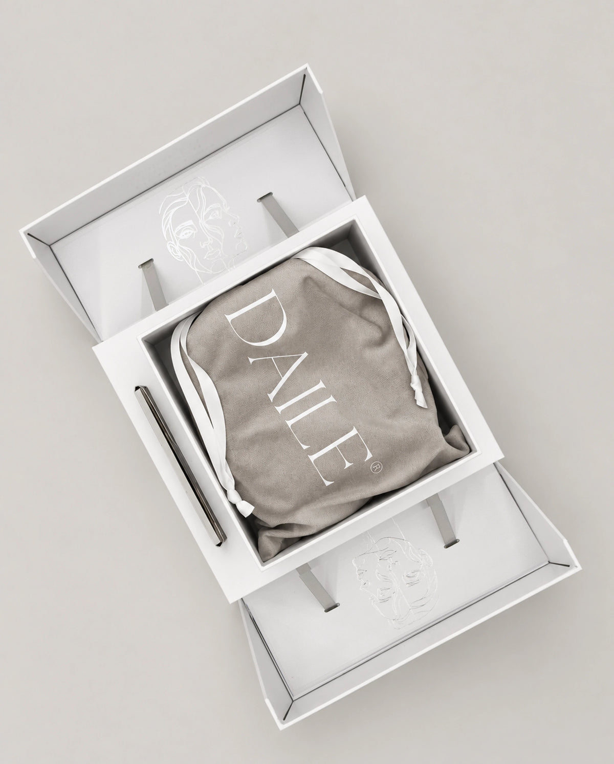DAILE Mini box open with velvet pouch #set:mini