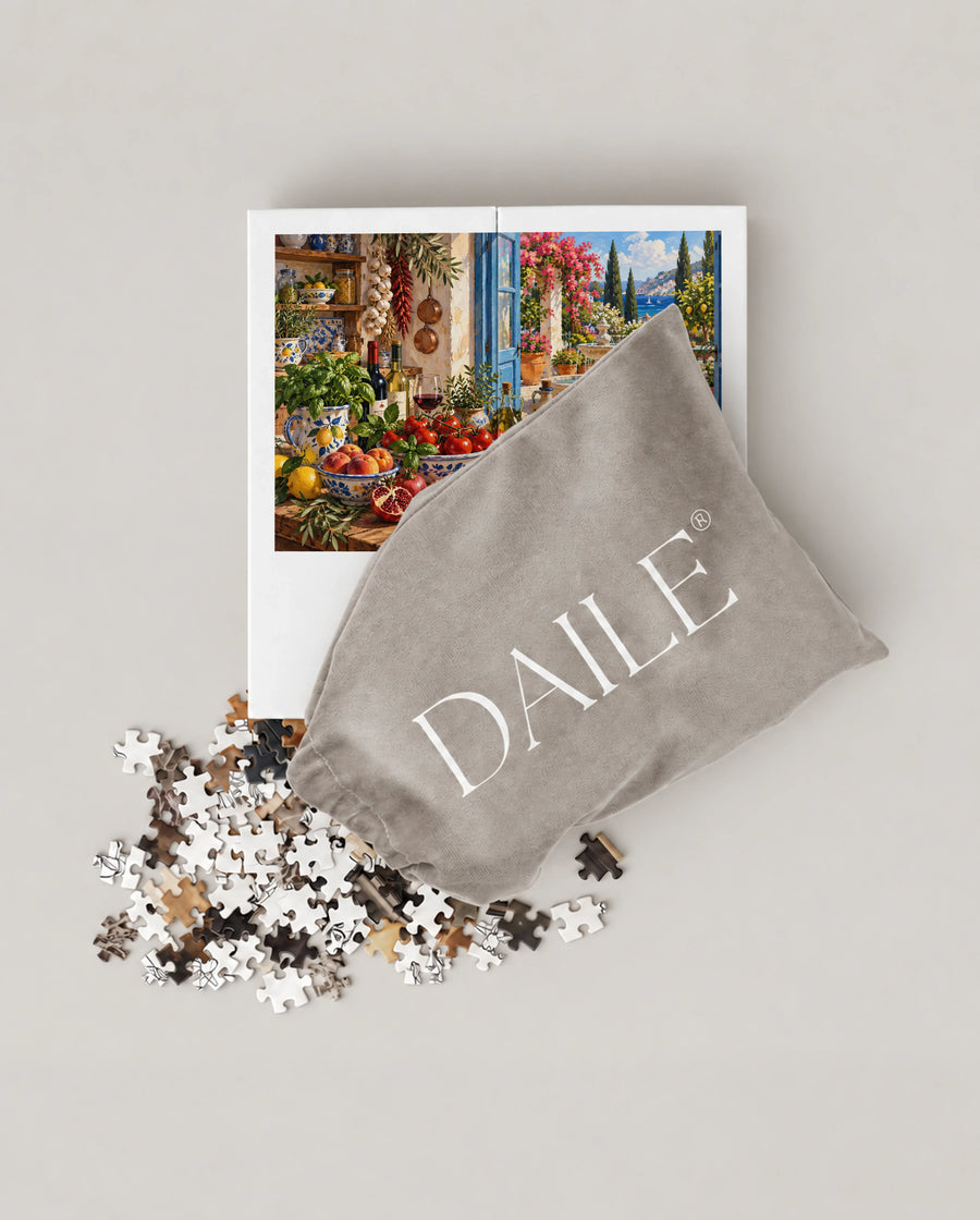 DAILE Mini set seen from above with pouch