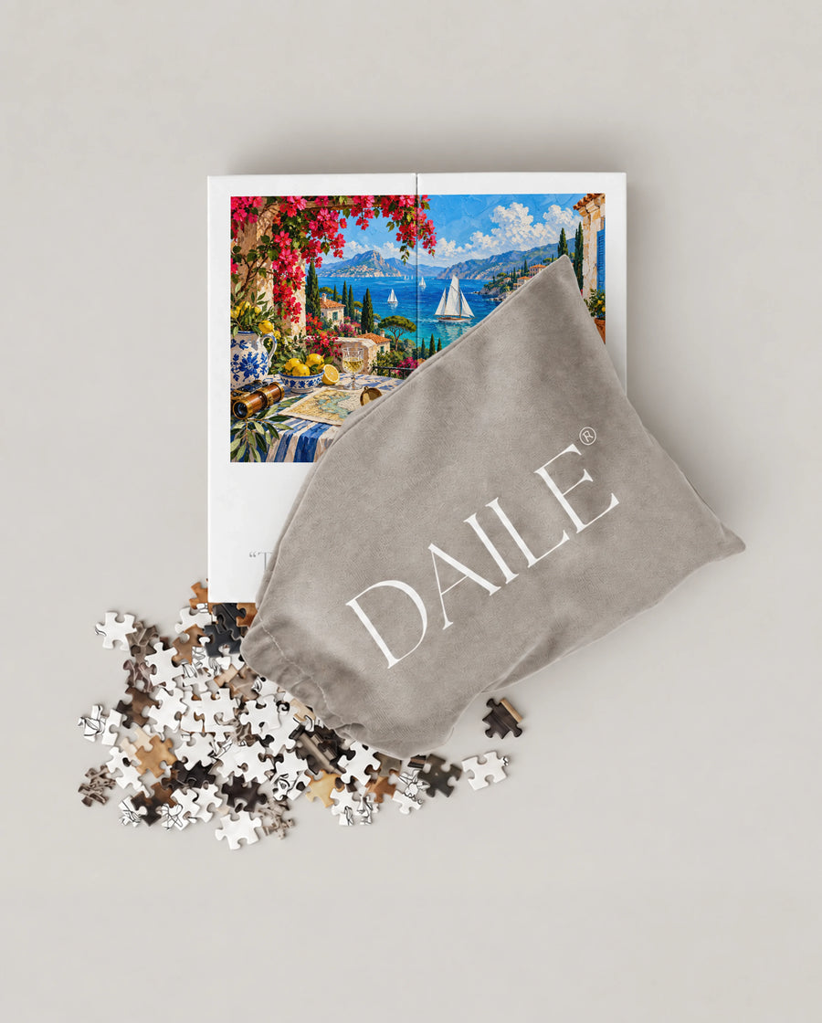 DAILE Mini set seen from above with pouch
