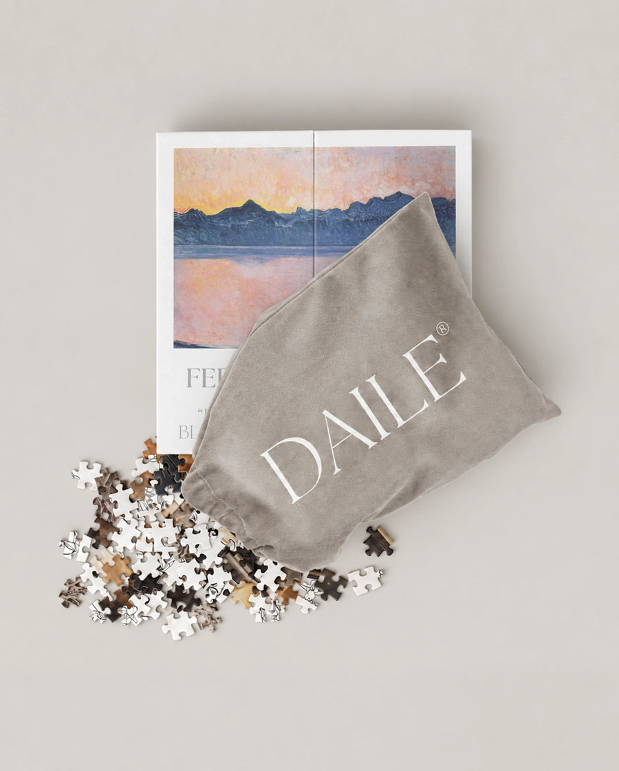 DAILE Mini set seen from above with pouch