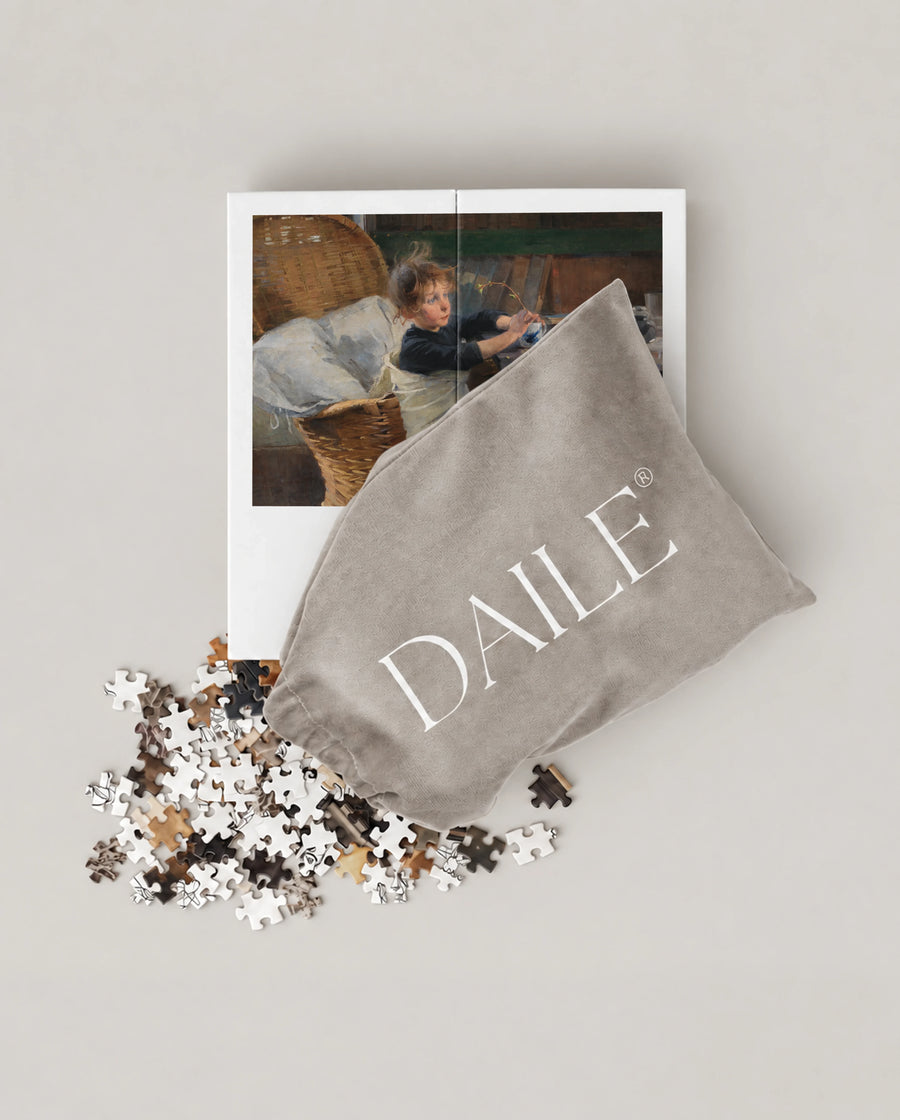 DAILE Mini set seen from above with pouch
