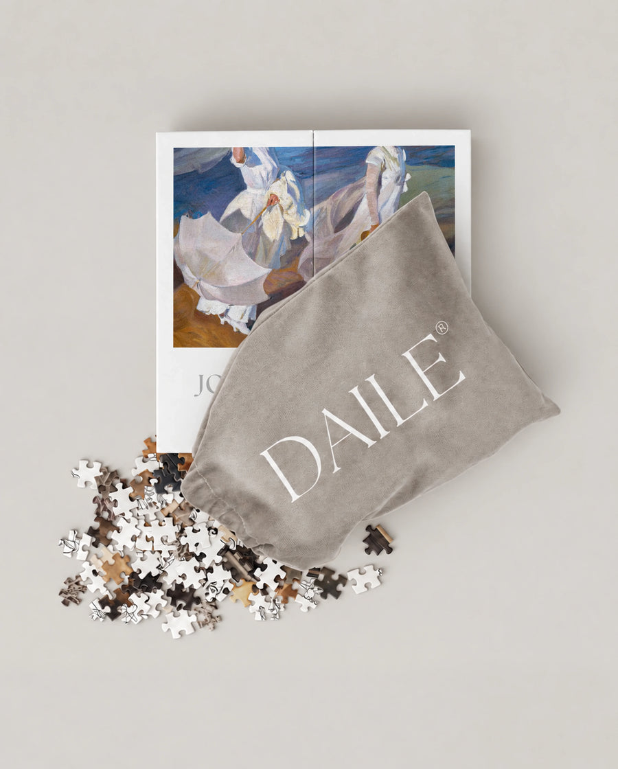 DAILE Mini set seen from above with pouch