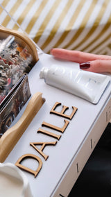 Premium DAILE art gift set detail for a meaningful gift experience