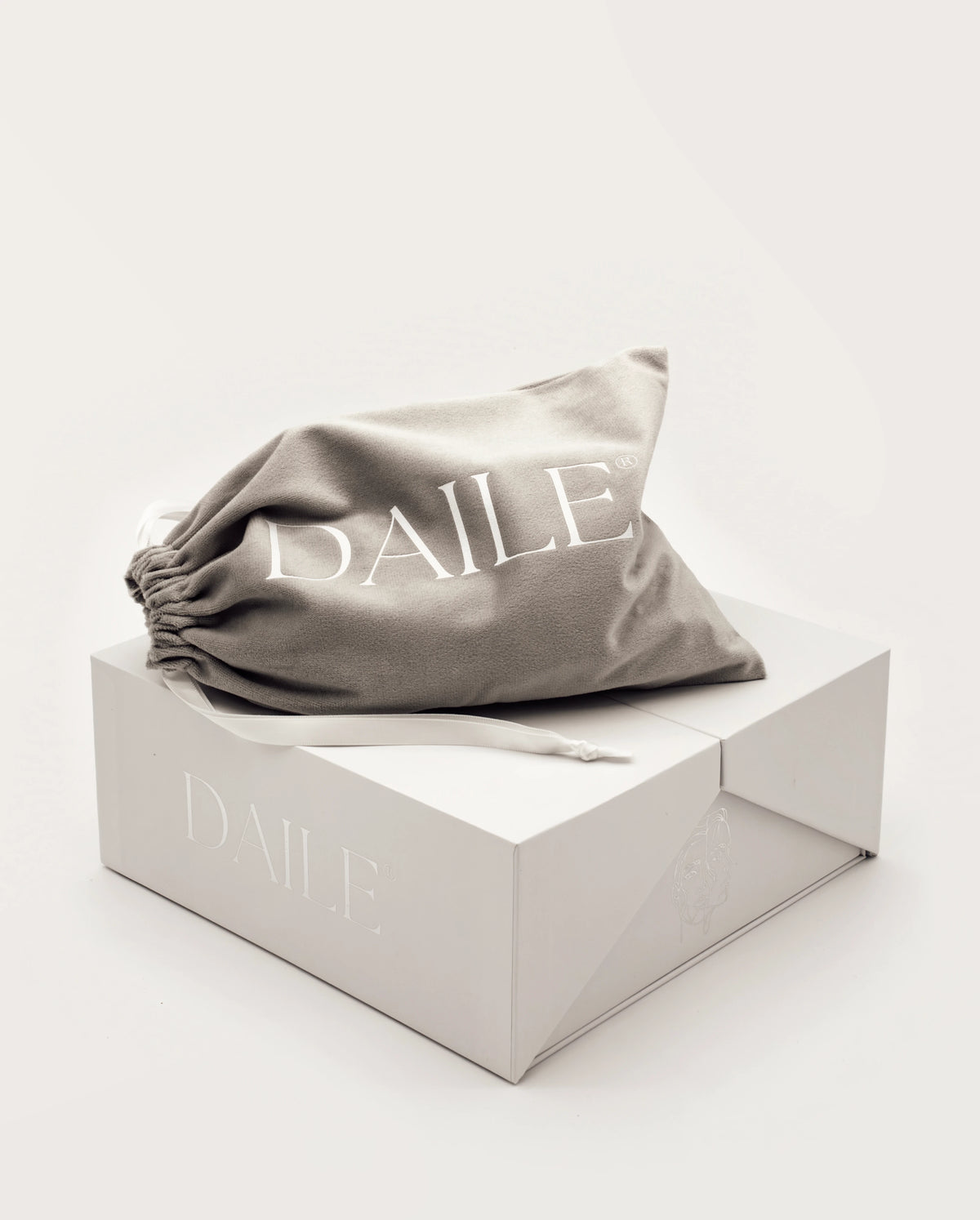 DAILE Prestige pouch detail #set:none