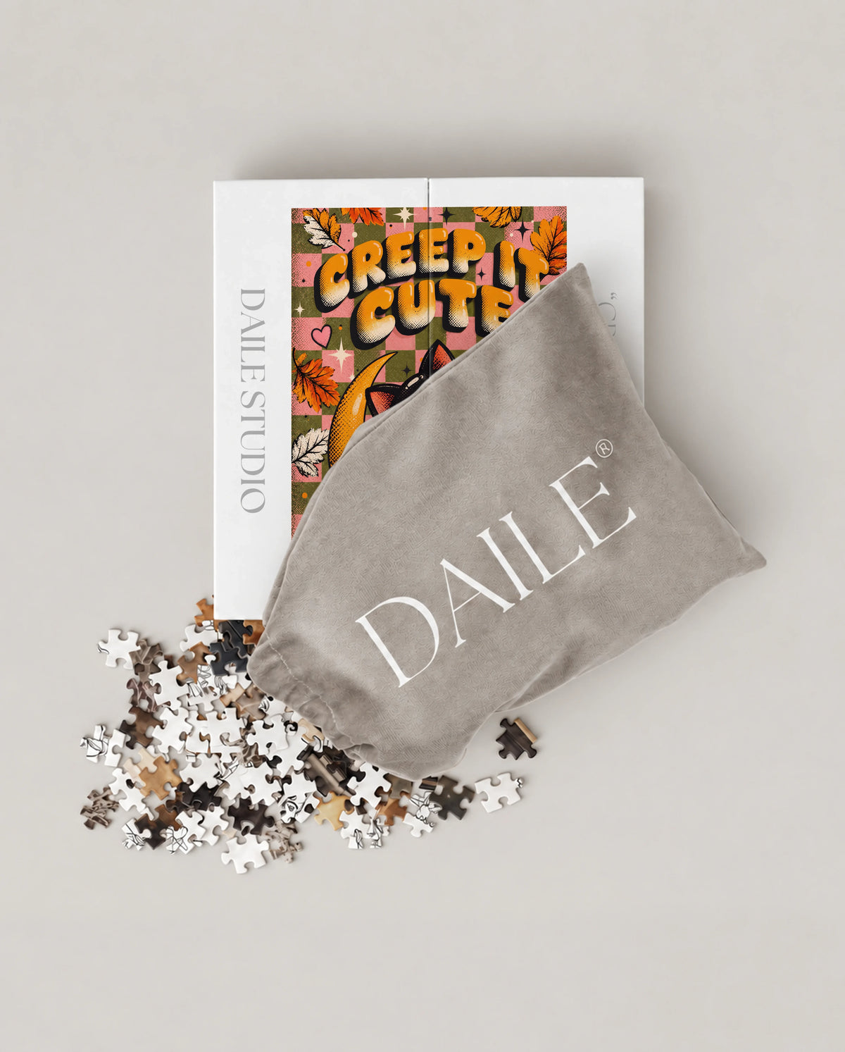 DAILE Mini set seen from above with pouch