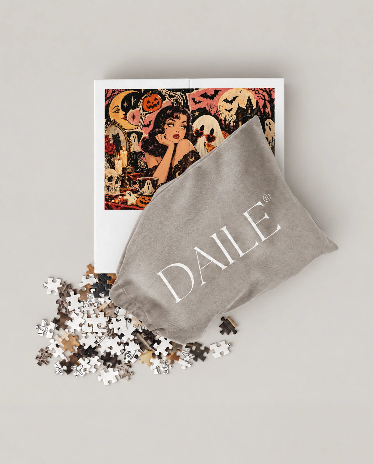 DAILE Mini set seen from above with pouch