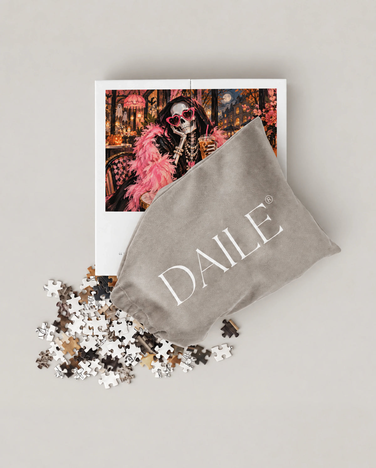 DAILE Mini set seen from above with pouch