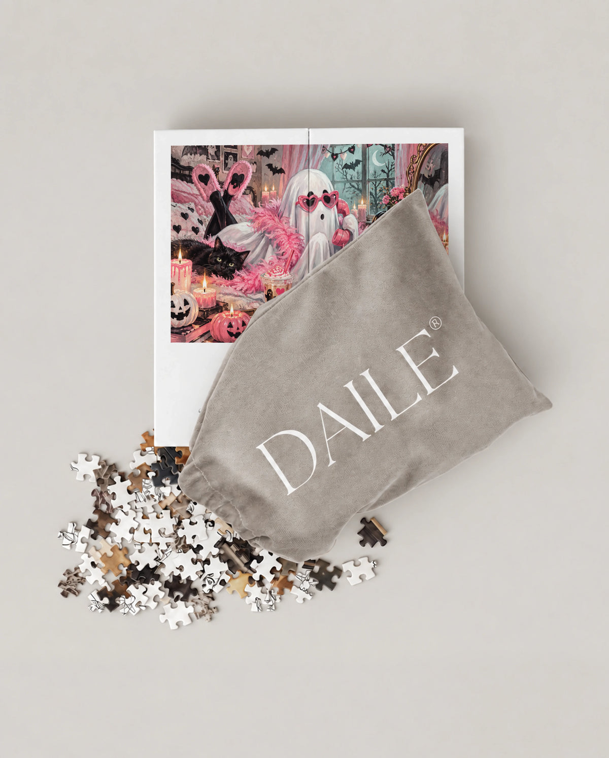 DAILE Mini set seen from above with pouch