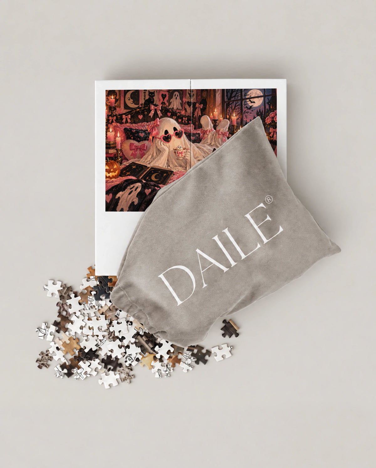 DAILE Mini set seen from above with pouch