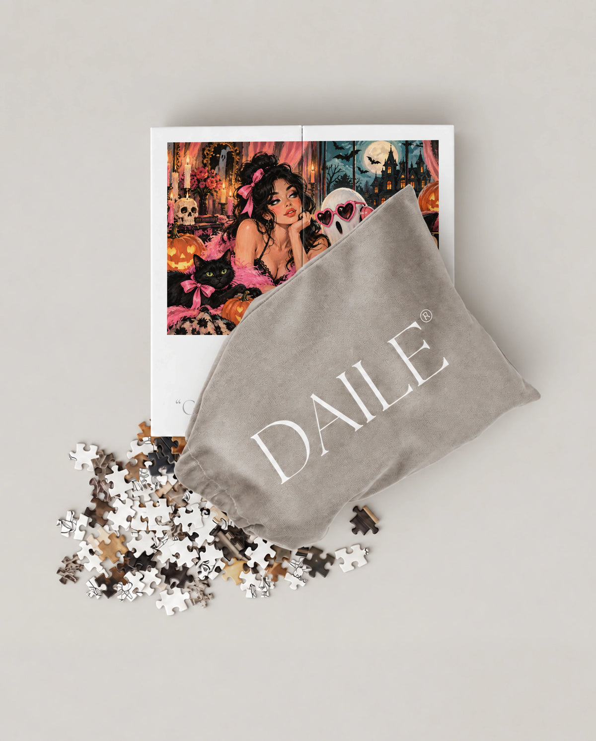 DAILE Mini set seen from above with pouch