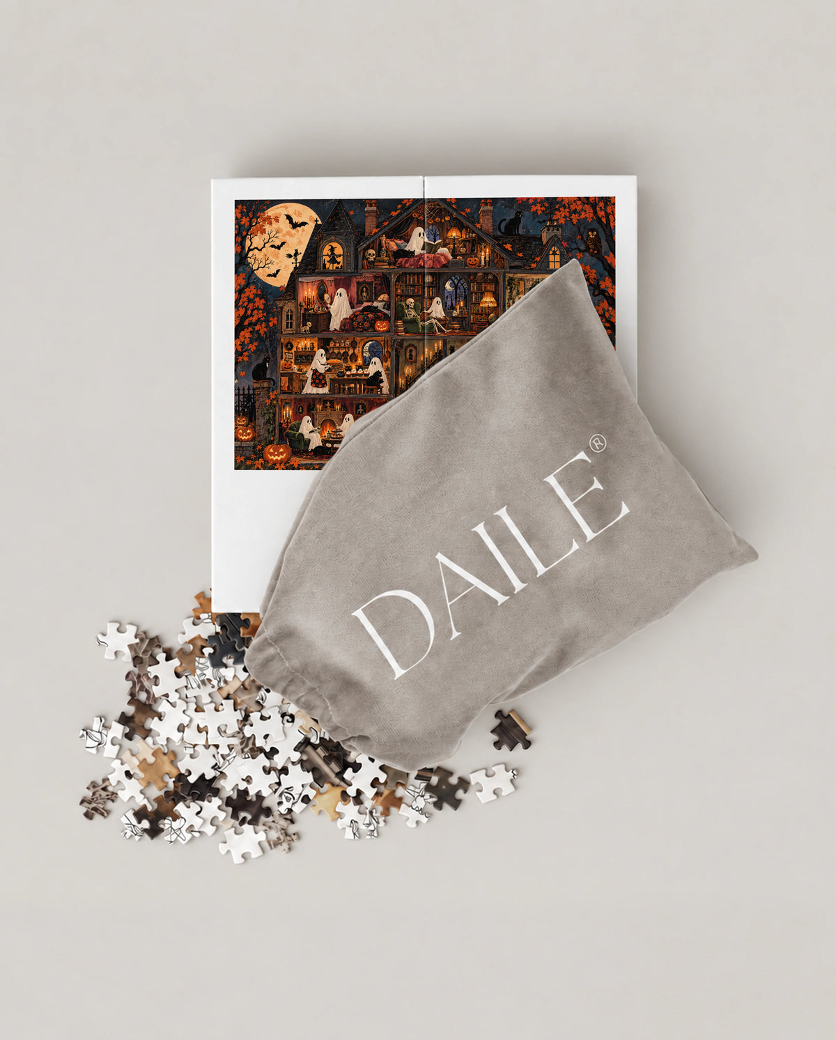 DAILE Mini set seen from above with pouch