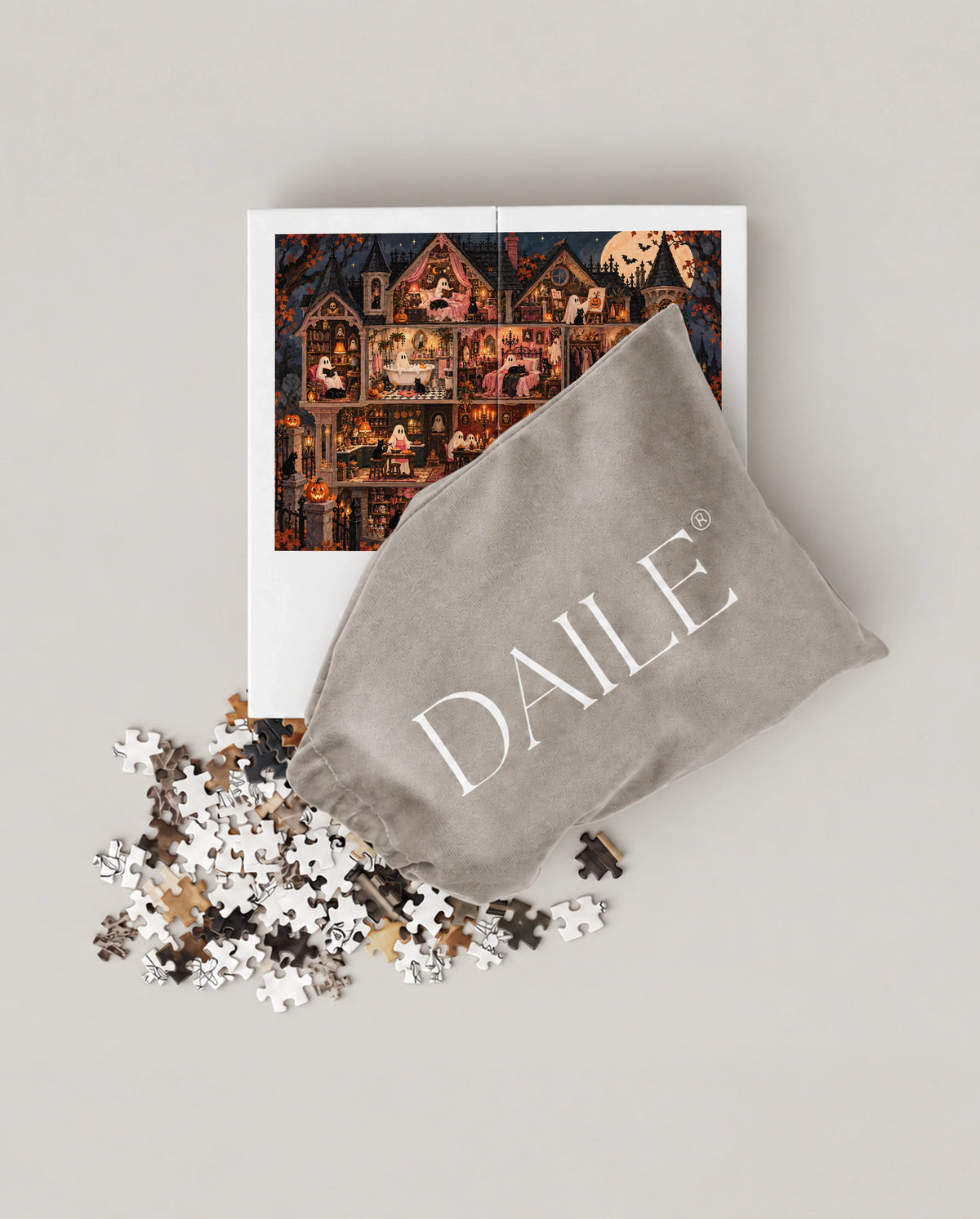 DAILE Mini set seen from above with pouch