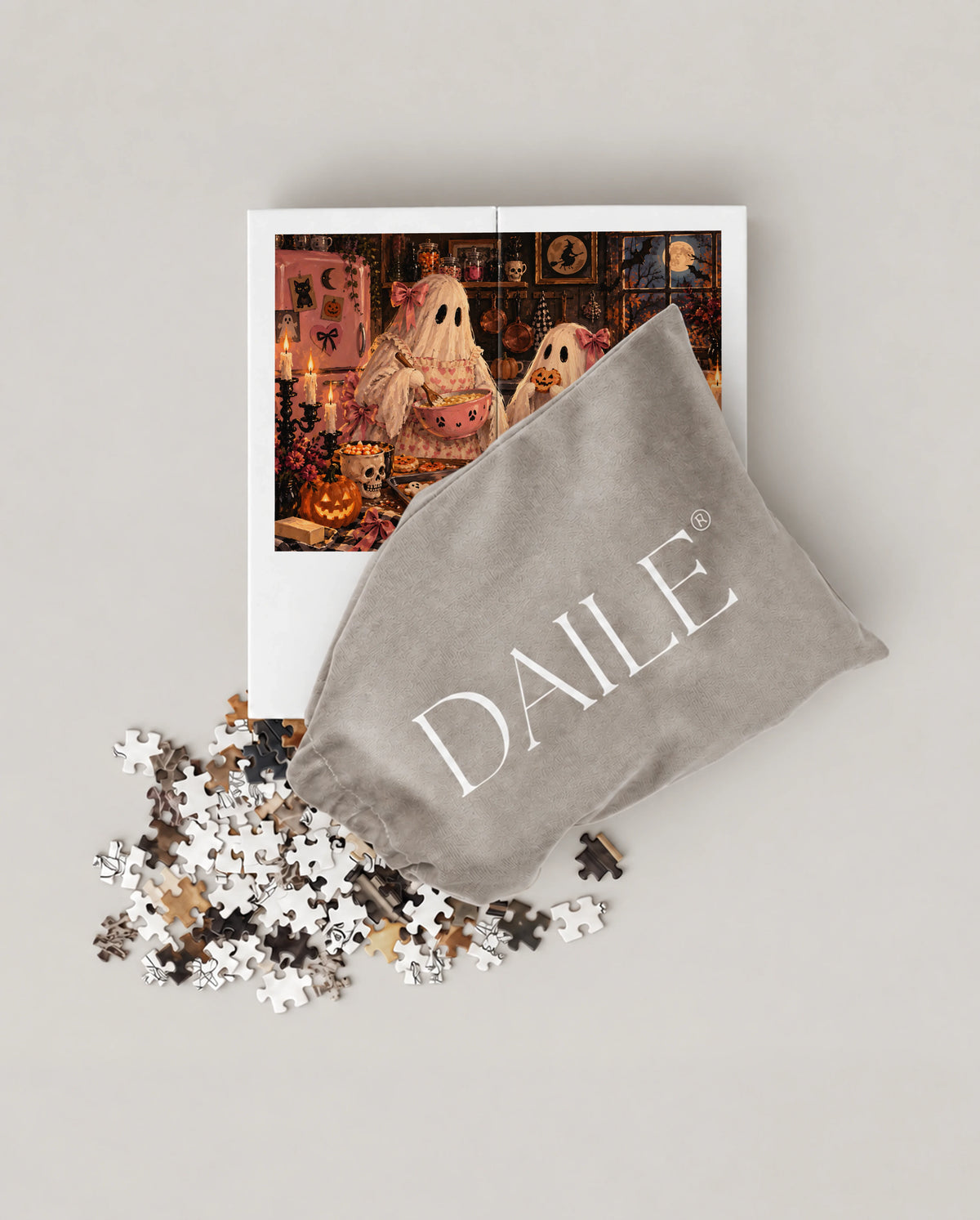 DAILE Mini set seen from above with pouch