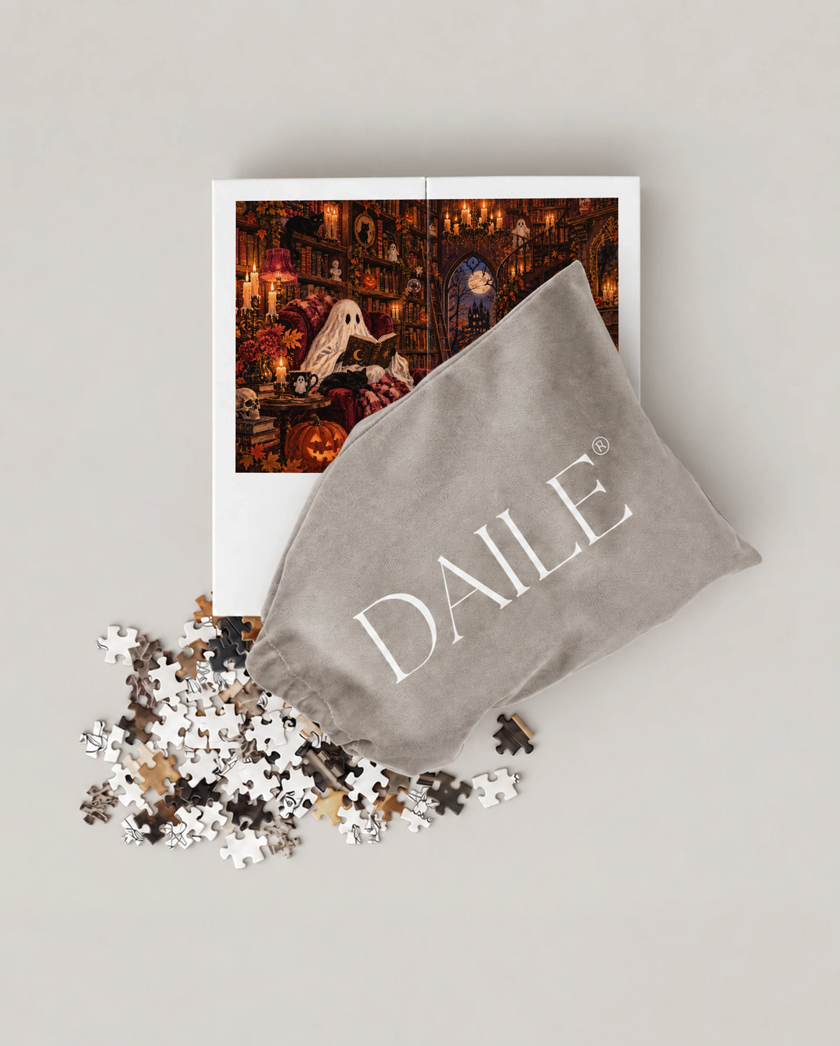DAILE Mini set seen from above with pouch
