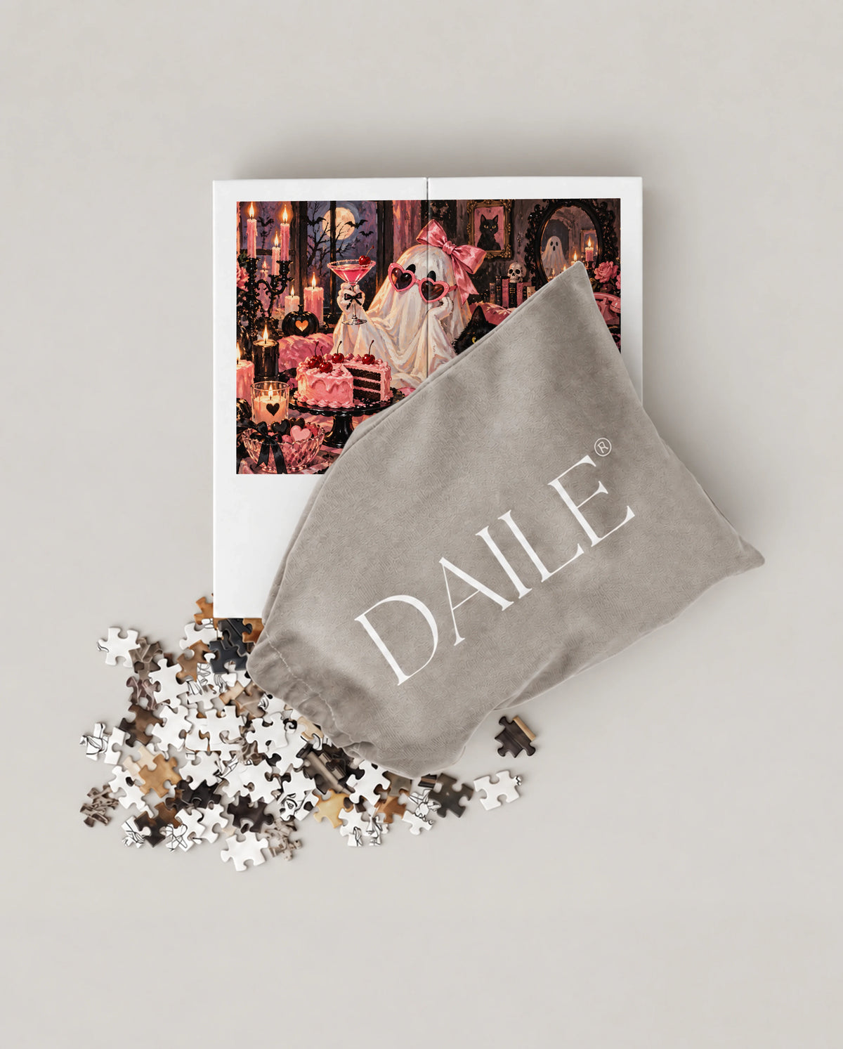 DAILE Mini set seen from above with pouch