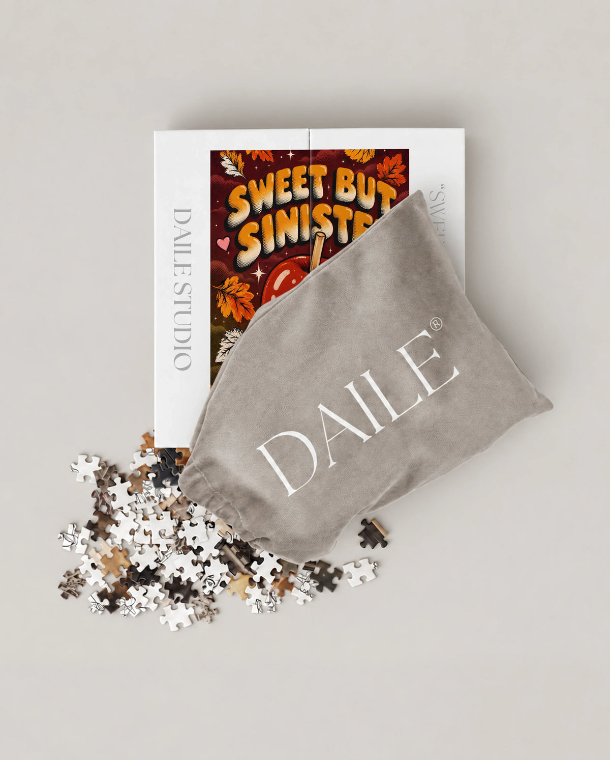 DAILE Mini set seen from above with pouch