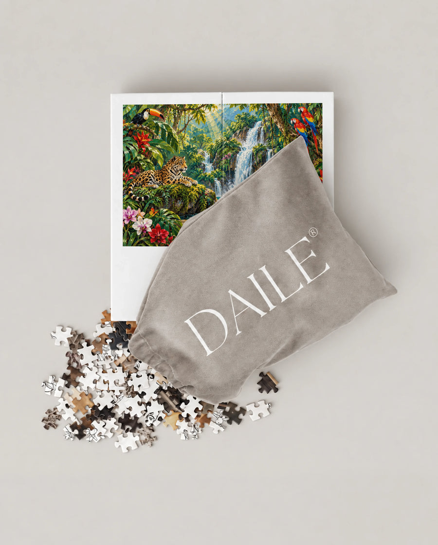 DAILE Mini set seen from above with pouch
