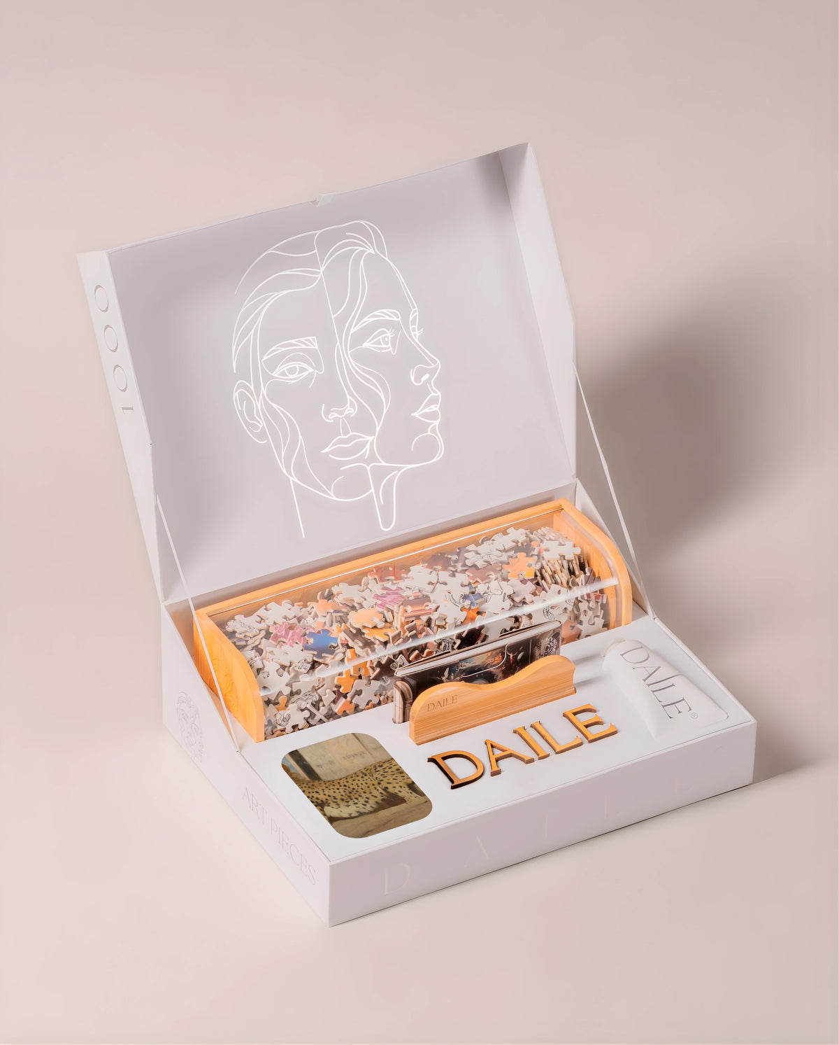 DAILE Classic gift box, open, without candle #set:classic