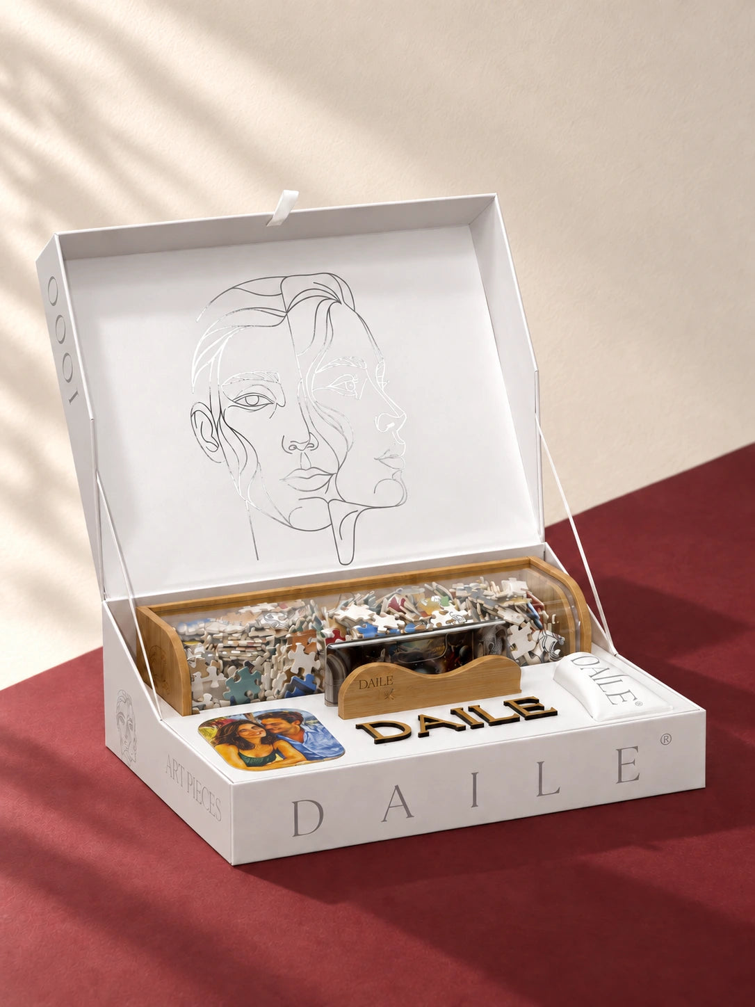 Classic gift box with a bamboo puzzle capsule.